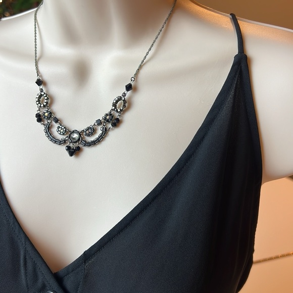 🖤LOFT BLACK SLIGHTLY SHEER V NECK TOP WITH BUTTONS SIZE LARGE - Picture 7 of 13